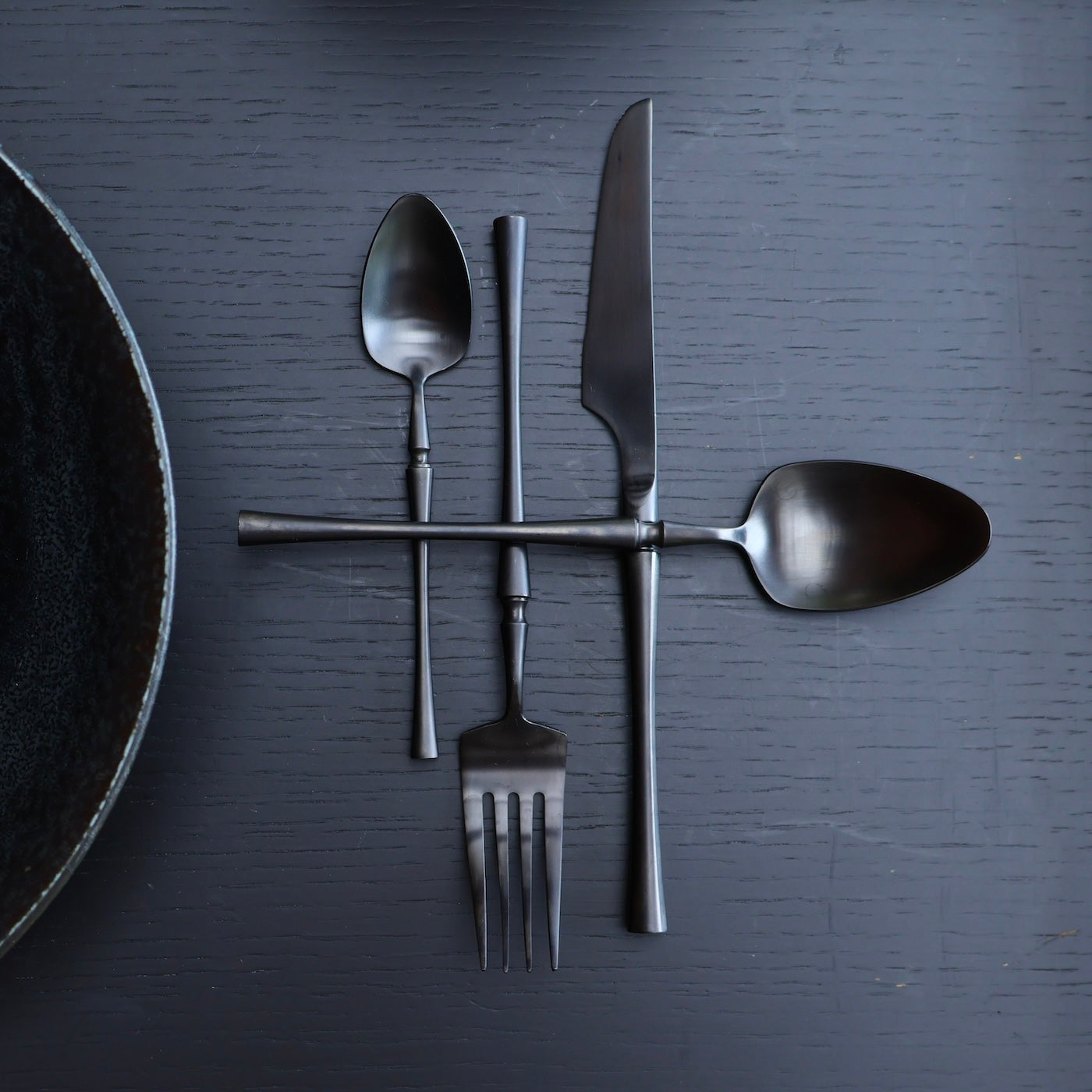 Graphite Black Sculpted Cutlery Set